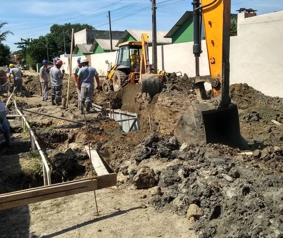 Justiça proíbe Conasa de abrir novas valas e fixa multa diária de R$ 50 mil em Palmeira dos Índios