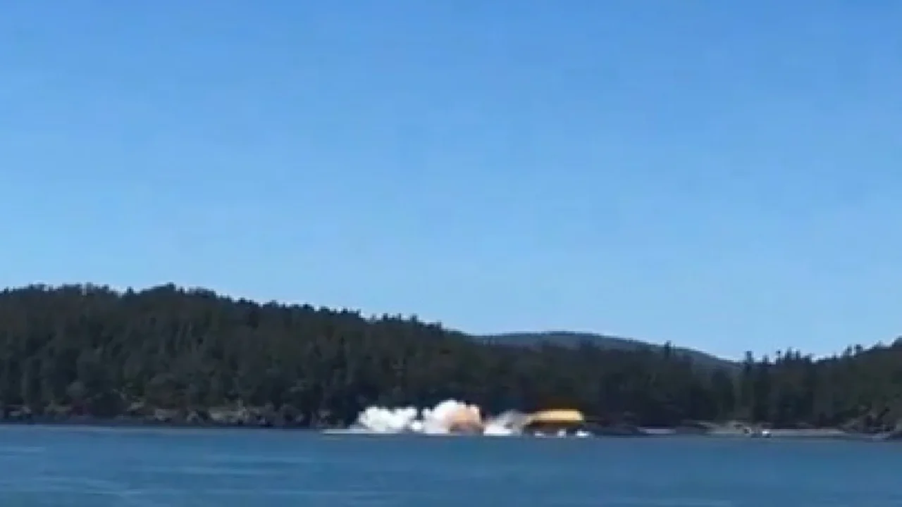 Avião pilotado por ex-astronauta de 90 anos veterano de missões à Lua cai perto de ilhas nos EUA; veja vídeo