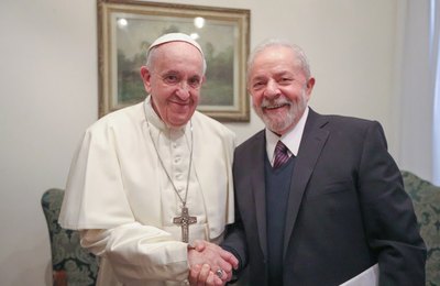 Presidente Lula convida Papa Francisco para visitar o Brasil