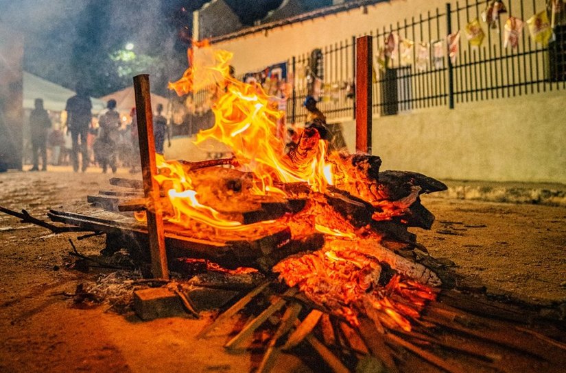 Prefeitura de Arapiraca orienta população sobre cuidados com fogueiras durante os festejos juninos