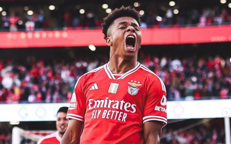 Napoli anuncia a contratação de ex-são-paulino David Neres por duas temporadas