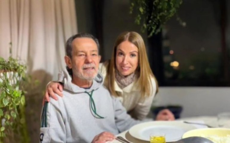 Morre Wianey Pinheiro, jornalista e ex-marido de Ananda Apple, aos 77 anos