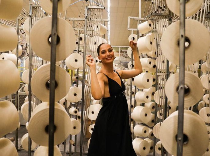 Camila Pitanga estrela série documental da Riachuelo que celebra o Brasil