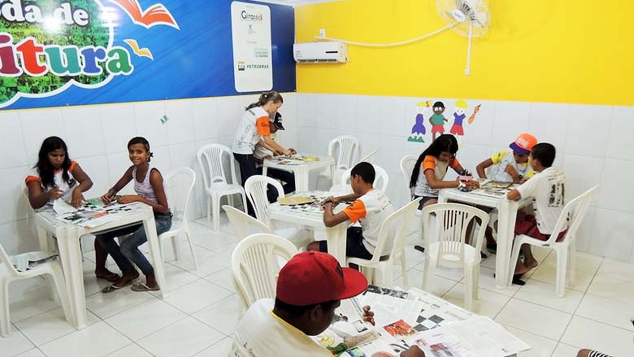 Instituto Girassol realiza conferência na VII Bienal internacional do livro de Alagoas