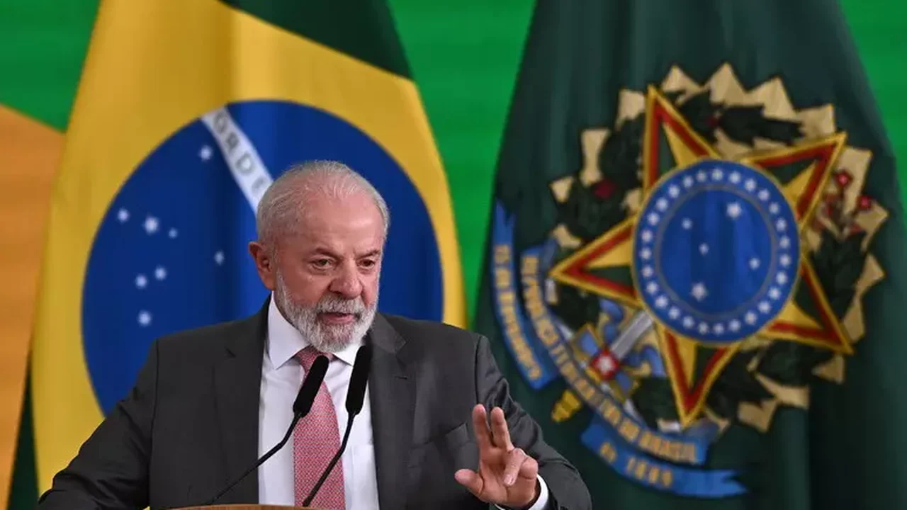 Lula sinaliza cautela sobre retaliação ao tarifaço dos EUA