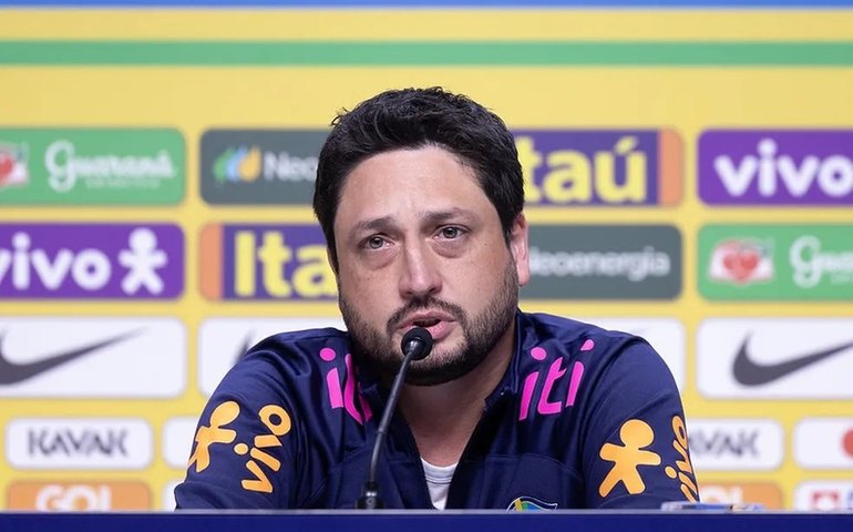 Arthur Elias celebra período de treinos com seleção feminina e revela amistosos com 'potências'