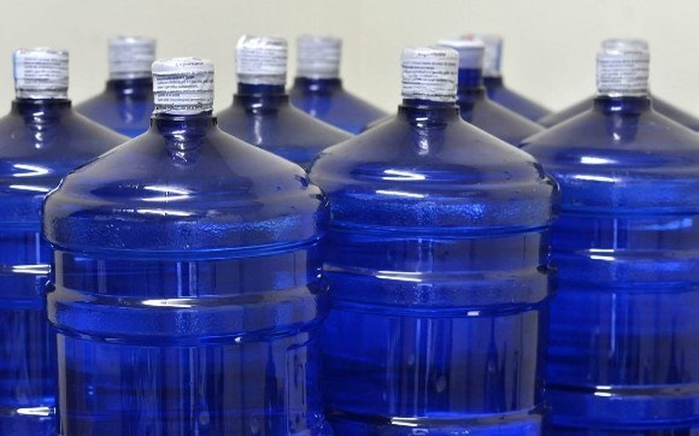 Calor eleva o custo da água para os foliões neste carnaval em Maceió