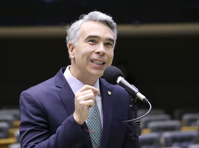 Rafael Brito cobra resposta dura do Estado contra estupros e defende protocolo nacional para proteger vítimas