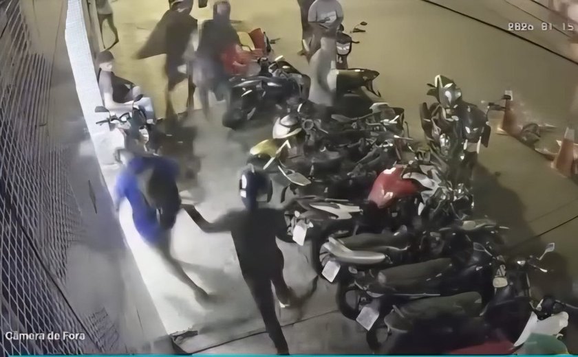 Torcedores do CRB são atacados perto do Rei Pelé antes de jogo contra o Murici