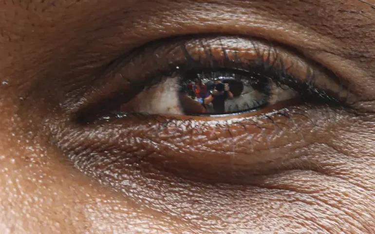 'Venda de íris' continua proibida no Brasil após empresa tenta driblar veto da ANPD