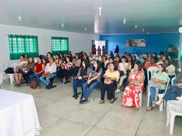 Por meio da Semede, prefeitura de Palmeira promove formação sobre alimentação saudável para merendeiros