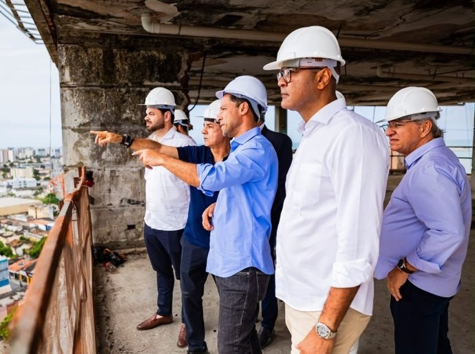 “Estamos devolvendo vida ao Centro de Maceió”, destaca prefeito durante vistoria ao novo Centro Administrativo