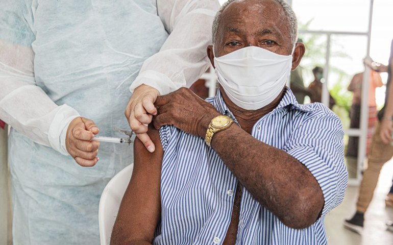 Com ampliação da faixa etária do grupo prioritário, Arapiraca retoma vacinação aos sábados
