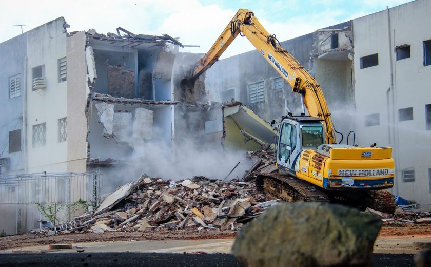 Pinheiro: empresa altera cronograma de demolições