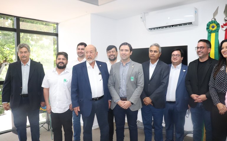 Lyra parabeniza governo por ação em favor da Indústria de Laticínios e pede retomada do Canal do Sertão