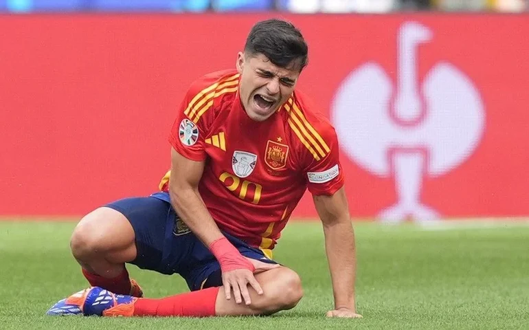 Pedri sofre entorse de grau 2 no joelho esquerdo e fica fora da Eurocopa