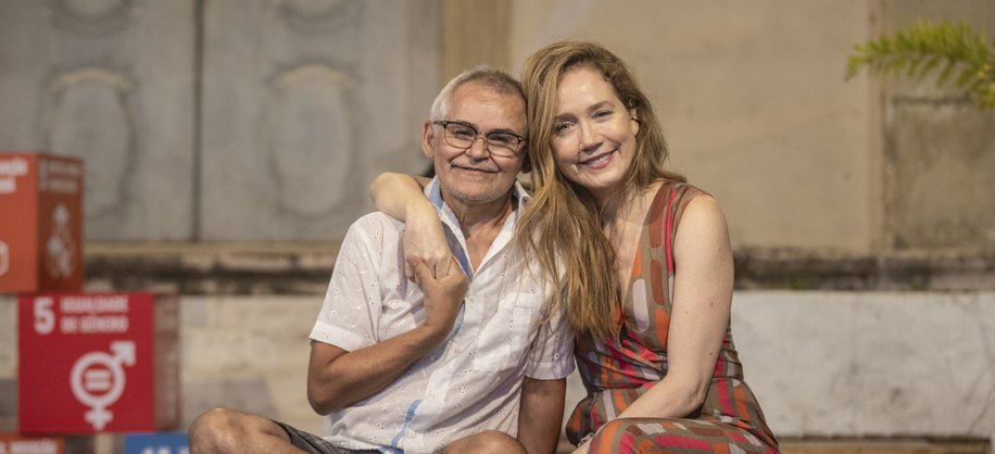 Camila Morgado ao lado do ator Gero Camilo na edição 2025 do Circuito Penedo de Cinema. Foto – Adriano Arantos (divulgação)