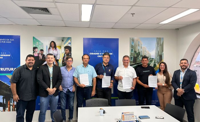 George Clemente durante reunião para assinatura de convênio com o programa MCMV