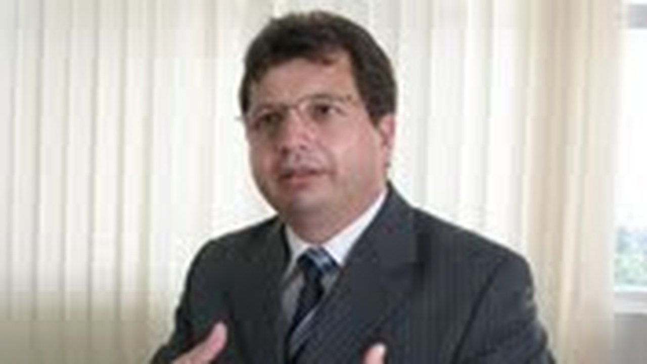 Promotor acusa Detran por cobrança de taxas ilegais
