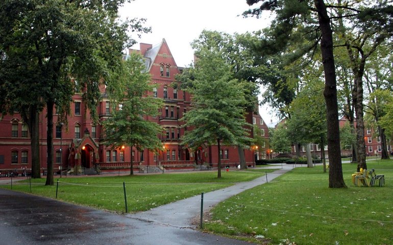 Juíza prorroga veto à tentativa do governo Trump de barrar estudantes estrangeiros em Harvard