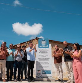 Governo de Alagoas entrega oito quilômetros de ruas pavimentadas em Coqueiro Seco