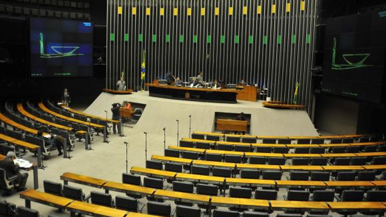 Reta final de campanha pode enfraquecer esforço concentrado no Congresso