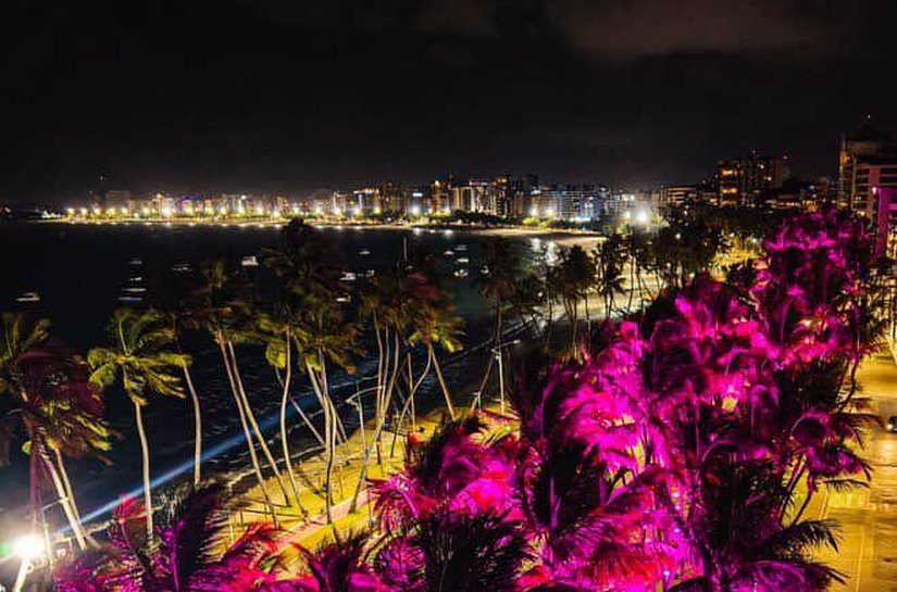 Cartões postais e viadutos de Maceió são iluminados em campanha contra o câncer de mama