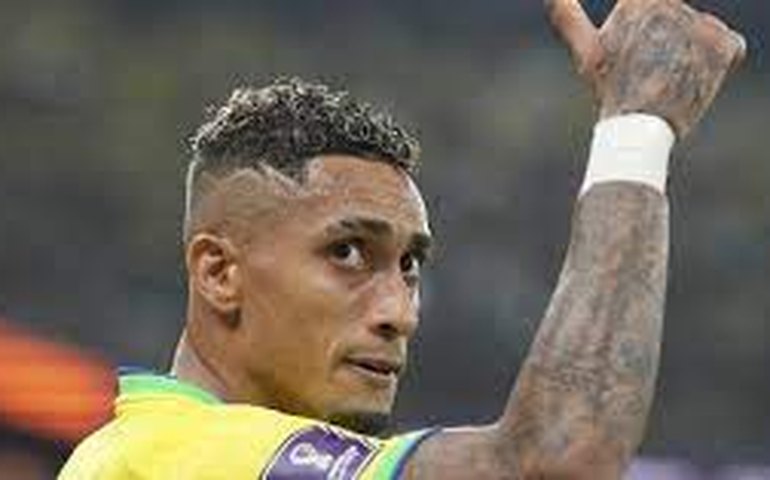 Raphinha é sondado para deixar Barcelona rumo à Arábia Saudita, aponta jornal