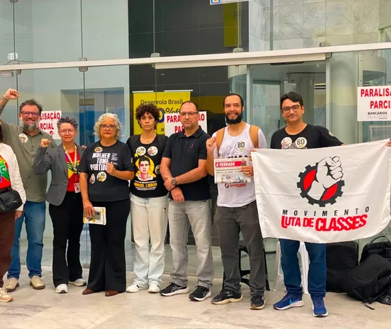 Lenilda Luna realiza ato em prol da categoria bancária