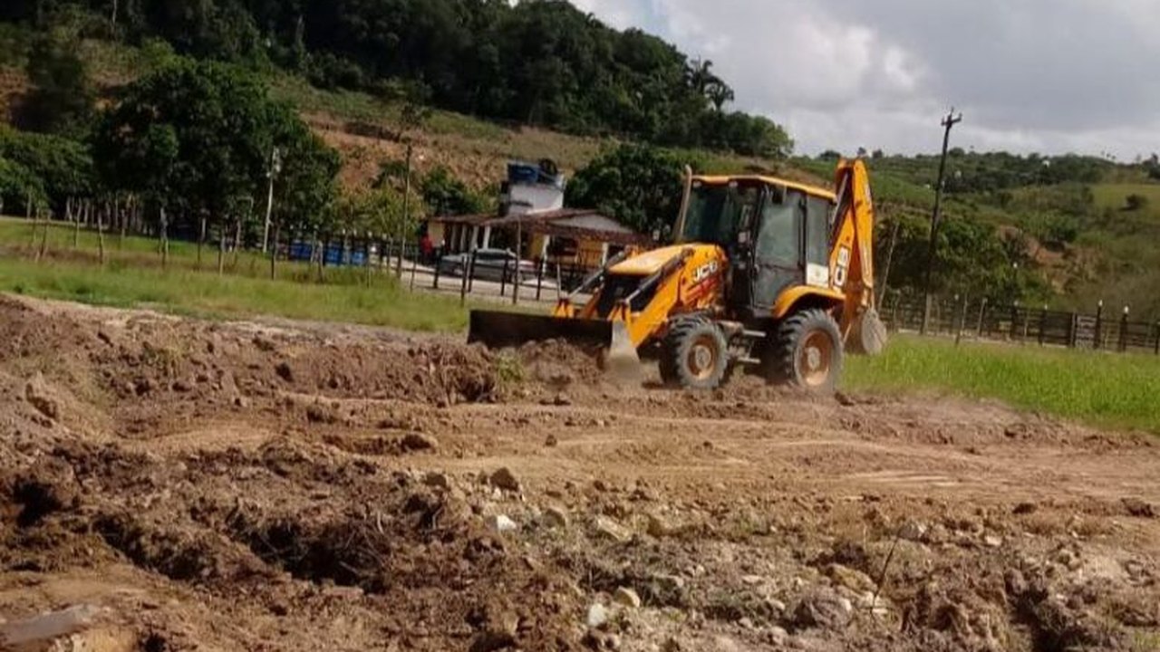 Apoio ao homem do campo: Prefeitura de Branquinha abre açudes e prepara terrenos para plantio