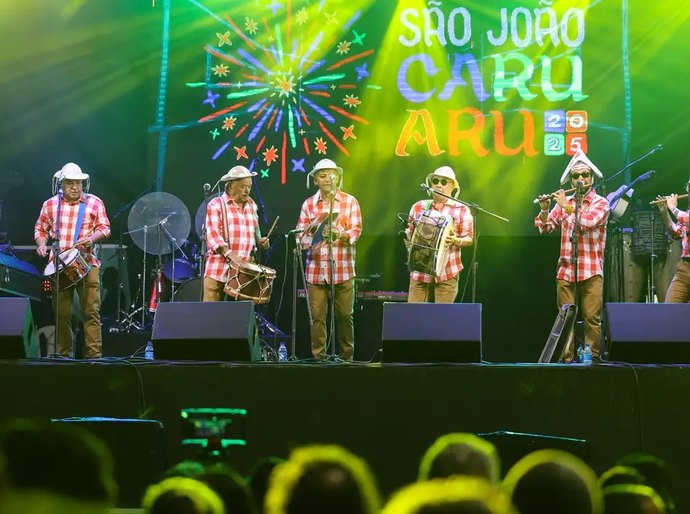 Forró embala São João de Caruaru, 'o maior do mundo'