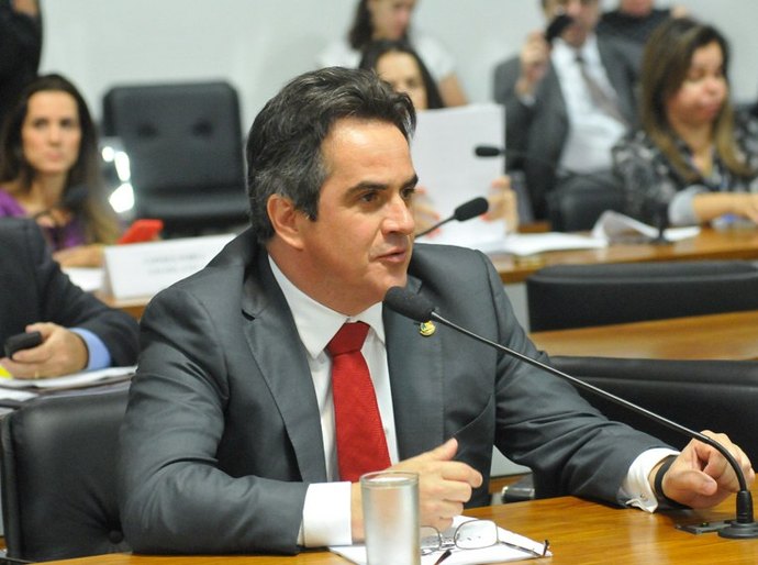 Partidos políticos poderão pagar despesas de outras legendas