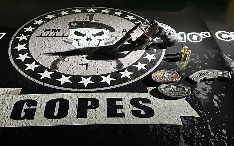 Em ações no interior, PM detém trio com arma e moto roubada e cumpre mandado de prisão