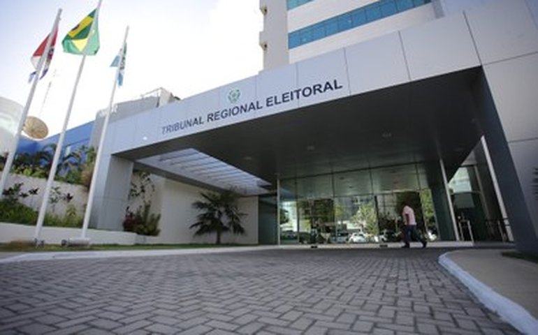 TRE-AL realiza retotalização de votos e bancada federal pode sofrer mudanças nesta quarta