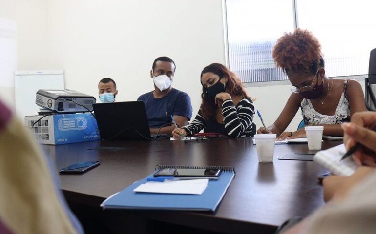 Pesquisadores da Educação participam de capacitação sobre coleta de dados em campo