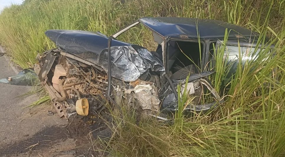 Colisão entre carro e ônibus deixa quatro pessoas feridas em Sergipe