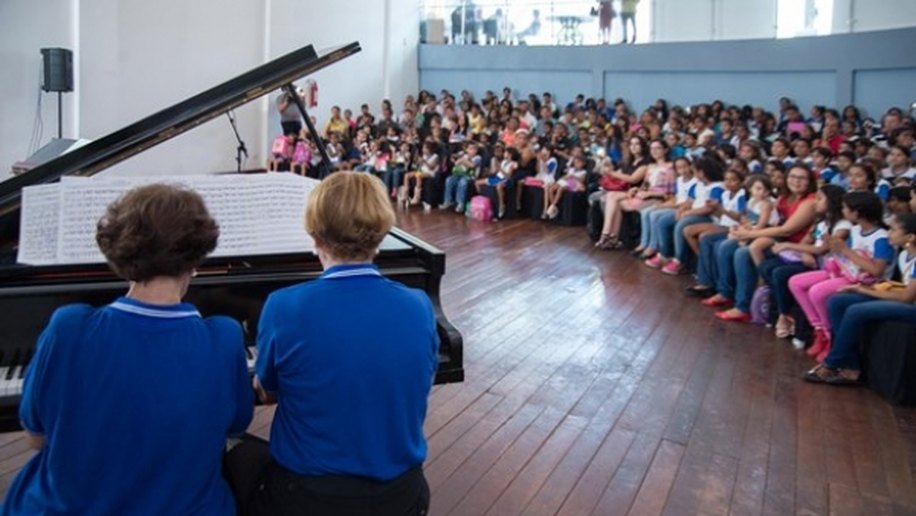 Teatro Deodoro recebe 300 alunos da rede pública para edição do Quartas Eruditas
