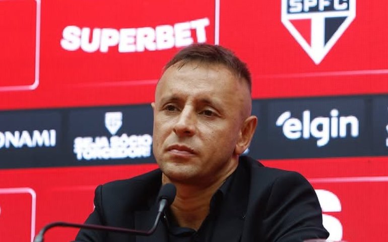 Rafinha reitera apoio a Roger Machado no São Paulo: 'Estamos no caminho certo'