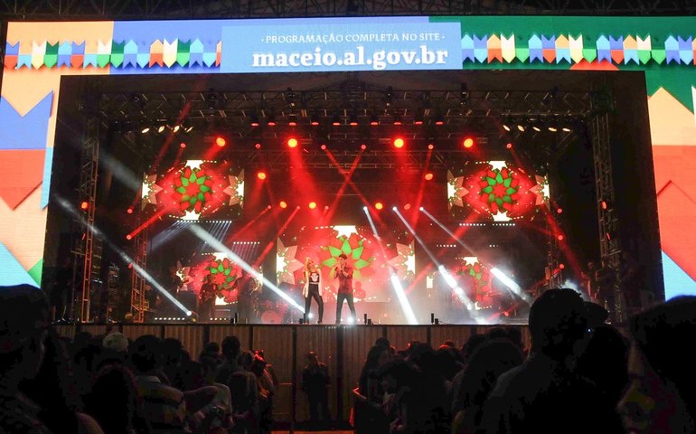 Zé Vaqueiro, Taty Girl e Magníficos estão entre os 40 artistas que ainda esperam receber cachês do São João de Maceió