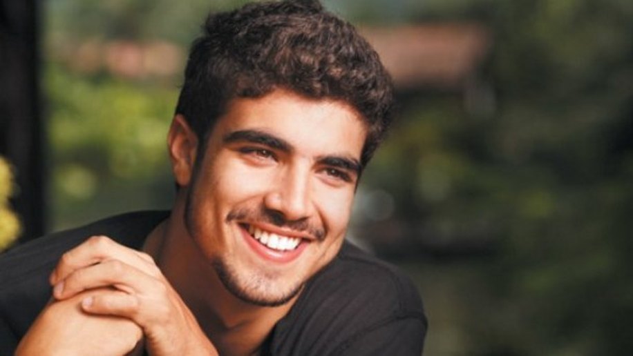 Caio Castro pode substituir Cauã Reymond em novela de Aguinaldo Silva