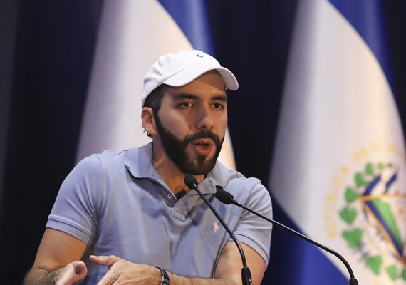 Bukele propõe 'acordo humanitário' a Maduro envolvendo troca de venezuelanos deportados dos EUA