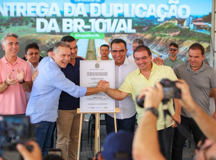 Em Junqueiro, Renan Filho entrega novo trecho da duplicação da BR-101; investimento foi de R$ 20 milhões