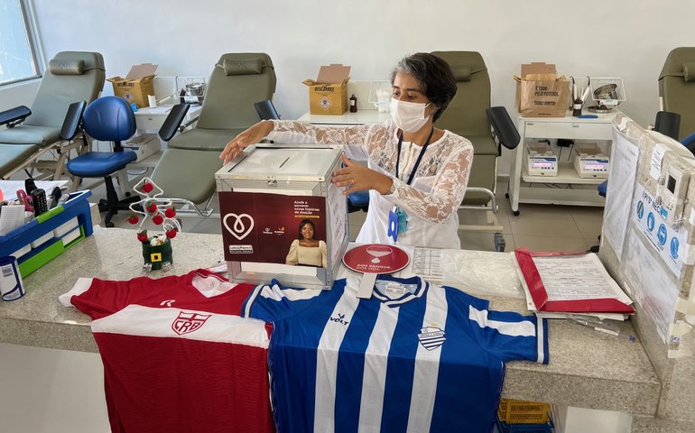 Hemoal Maceió encerra Campanha Torcedor Sangue Bom e sorteia camisas oficiais do CSA e CRB; confira os contemplados