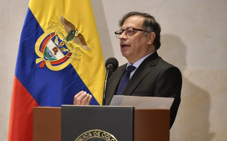 Governo colombiano e ex-número dois de guerrilha das Farc anunciam novas negociações de paz