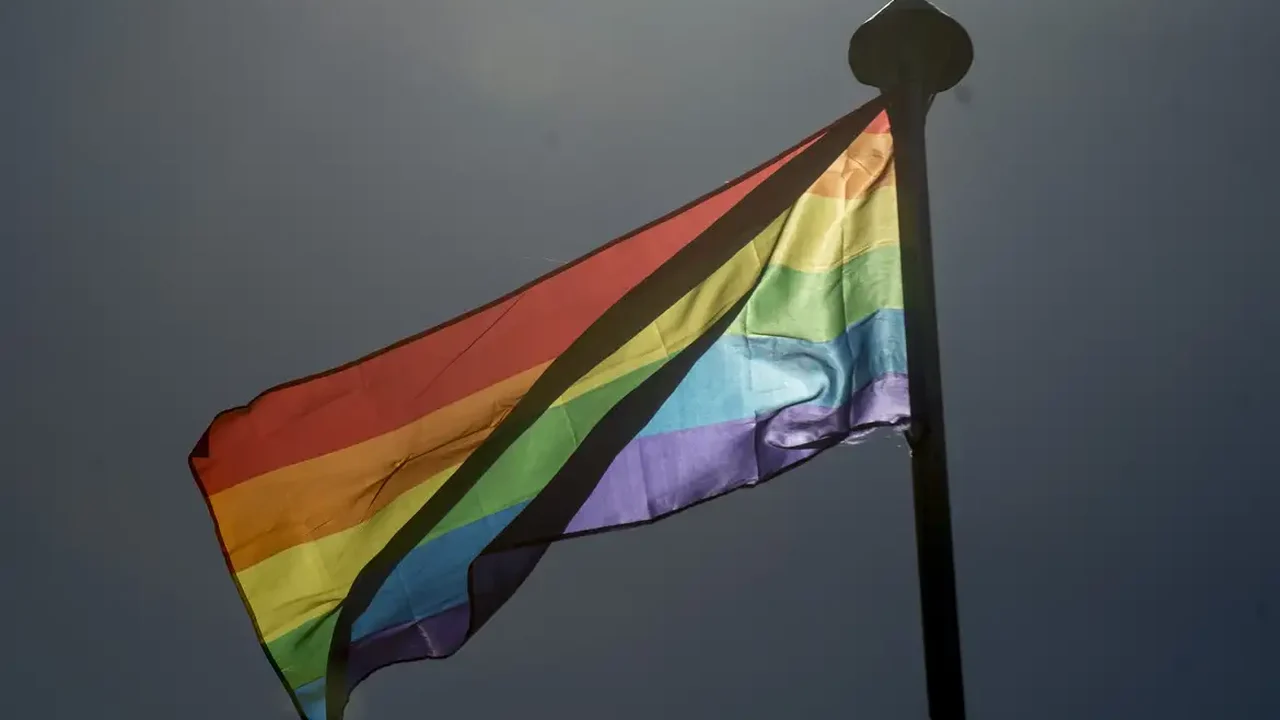 Diretor de centro médico russo é acusado de 'satanismo' por incentivar relações homossexuais