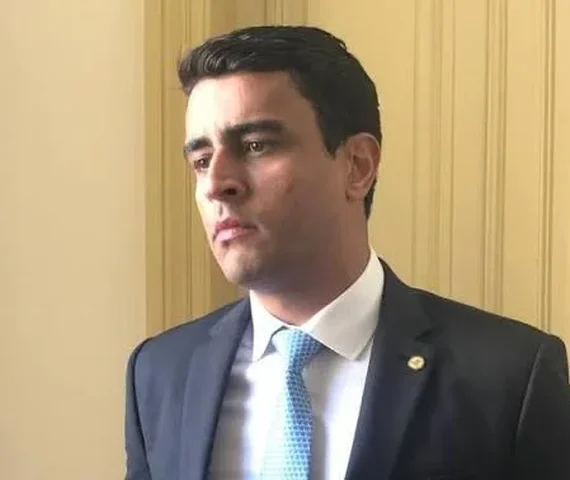 Atras em pesquisa, JHC é  testado em nova consulta para Senado