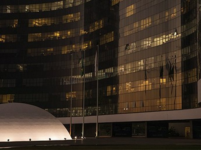 Corregedor eleitoral proíbe Nikolas e Marçal de voltar a divulgar conteúdos proibidos pelo TSE