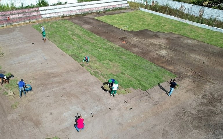 Prefeito Ronaldo Lopes revitaliza sede e estádio do Sport Club Penedense