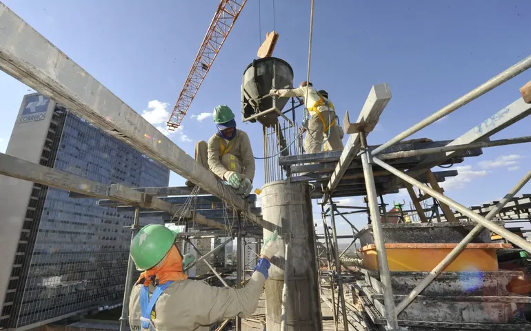 INCC/SINAPI sobe 0,63% em agosto ante alta de 0,40% em julho, afirma IBGE