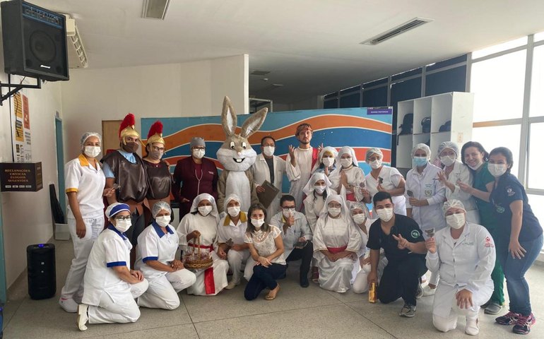 Hospital de Emergência do Agreste realiza Paixão de Cristo e atividades infantis em celebração da Páscoa